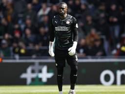 Yvon Mvogo in de wedstrijd tegen RKC (foto: ANP).