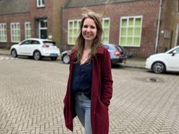 Kim van Asten bij de abortuskliniek in Eindhoven (foto: Rogier van Son).