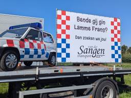 De politiewagen is nu onderdeel van een promotiestunt (foto: Jarno van der Sangen).