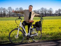 Danny Jansen tijdens zijn culinaire fietstocht door de provincie.