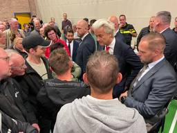 Geert Wilders tijdens de inspraakavond over het azc in Bakel (foto: Alice van der Plas).