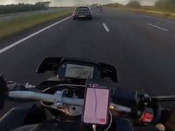 Een van de motorrijders filmde de hele rit op de A16 (foto: archief).