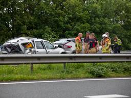 Ernstig ongeluk met drie auto's op de A17 (foto: Christian Traets/SQ Vision). 