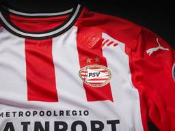 PSV speelt komend seizoen in dit shirt (foto: PSV Media).