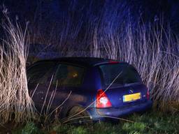 De verdachten van de overval in Vinkel konden na de crash worden aangehouden (foto: Bart Meesters).