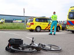 Fietser ernstig gewond bij ongeluk op rotonde in Haarsteeg