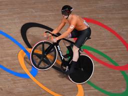 Harrie Lavreysen op de olympische baan in Izu (foto: ANP).