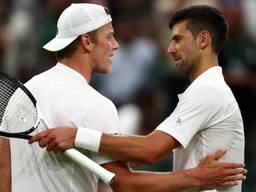 Novak Djokovic complimenteerde Tim van Rijthoven met zijn spel op Wimbledon (foto: ANP 2022/Adrian Dennis).