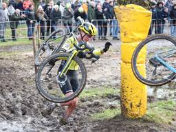 Marianne Vos in de Oisterwijkse modder. (Foto: Dick Soepenberg, Orange Pictures)