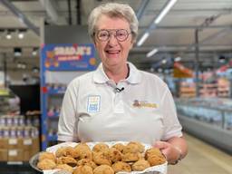 Marie-José bakt koekjes tegen zelfdoding (foto: Omroep Brabant).