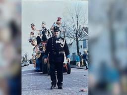 Willy stond met carnaval bekend als Willeke de Pliesie (foto: Stichting Kommissie Vastenaovond Dwergonië).