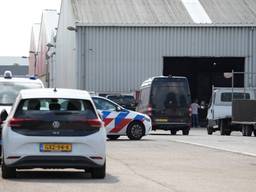 Drugslab gevonden in grote loods op industrieterrein, vier arrestaties