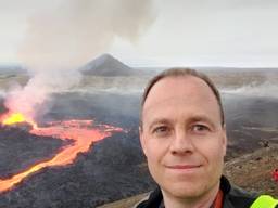 Bart vliegt halsoverkop naar IJsland om foto's van lava te maken