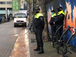 De politie op scherp tijdens een eerder aangekondigde demonstratie van Pegida in Eindhoven (foto: Raymond Merkx).