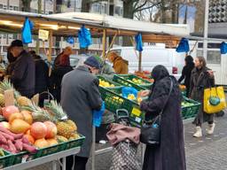 Wisselende reacties bij het station in Den Bosch op de verkiezingsuitslag