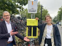Wethouder Hans Peter Verroen en trainee Isabel Hut (foto: gemeente Bergen op Zoom).