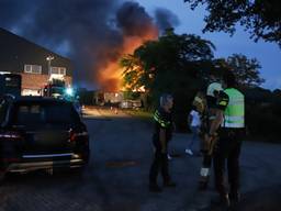 Vanwege de brand werden verschillende hulpdiensten opgeroepen (foto: SK-Media).