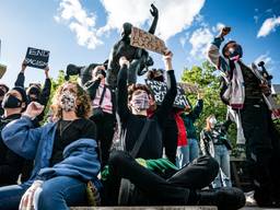 Demonstranten tijdens het Black Lives Matter-protest in Eindhoven (foto: ANP 2020/Rob Engelaar).