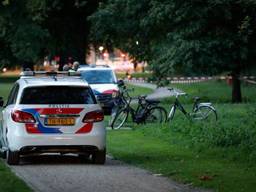 Politieonderzoek in Roosendaal net nadat de vrouw gevonden werd (archieffoto: Christian Traets/SQ Vision).