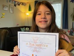 Bente Koster is met haar 11 jaar de jongste Nederlander met een EHBO-diploma.