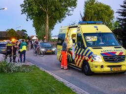 Het ongeluk in Wijk en Aalburg gebeurde rond halftien zaterdagavond (foto: Iwan van Dun/SQ Vision).