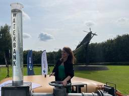 De Waterbank: een enorme waterzak voor als elke druppel telt