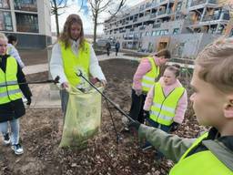 Kinderen gaan op zwerfafvaljacht en vinden de vreemdste dingen