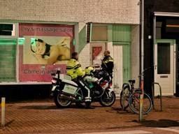 De politie deed onderzoek na de overval in Tilburg (foto: Toby de Kort/SQ Vision).