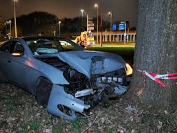 Crash en aanhouding Mercedes-bestuurder na politieachtervolging