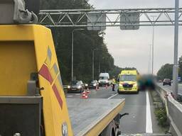 Op de A27 staat een lange file door een kettingbotsing (Foto: Rijkswaterstaat).