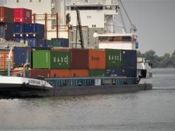 Binnenvaartschip op batterijen? Eerste exemplaar brengt bier naar Moerdijk