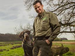 Boswachter Erik de Jonge en hond Jack zijn elke dag te vinden in de natuur