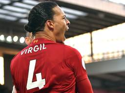 Virgil van DIjk uit Breda met Liverpool voor het eerst sinds 30 jaar kampioen