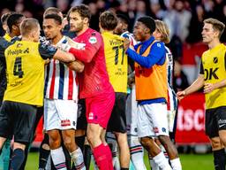 Opstootje bij Willem II - NAC Breda. (Foto: Marcel van Dorst, Eye4images)