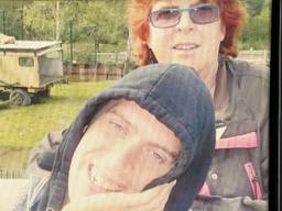 Anita met haar zoon Jeroen (privéfoto).