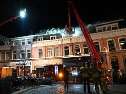 Appartementen en winkels verwoest bij brand in Breda