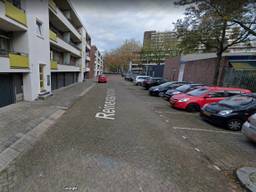 De man was rond vijf uur naar de Tilburgse Reinevaarstraat gereden (foto: Google Streetview).