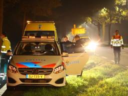 Verschillende hulpdiensten werden opgeroepen na het ongeluk op de N65 bij Haaren (foto: Bart Meesters).
