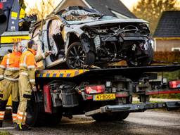 Het autowrak is dinsdagochtend weggehaald (foto: Rob Engelaar/ANP).