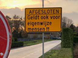 De weg naar Hoeven is ook voor eigenwijze mensen afgesloten (foto: Robert te Veele).