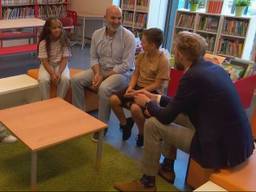 Minister Wiersma in gesprek met leerlingen van basisschool Antares.