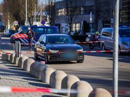 Een taxichauffeur raakte zwaargewond (Foto: SQ Vision). 