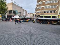 De Markt in Den Bosch zaterdagmiddag rond 13.30 uur (foto: Noël van Hooft)