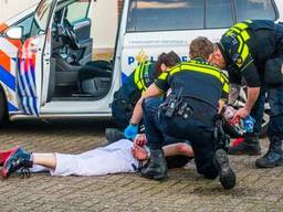 De verdachte wordt aangehouden (foto: Sem van Rijssel/SQ Vision).