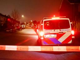 De man werd gewond gevonden op straat in Oss (foto:  Persbureau Heitink).