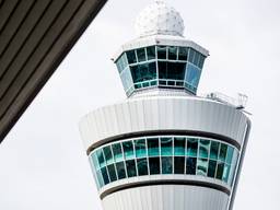 De verkeerstoren op Schiphol (foto: ANP)