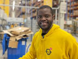 Henry Ojiambo werkt bijna een jaar bij een bedrijf in Veghel (foto: Jos Verkuijlen).