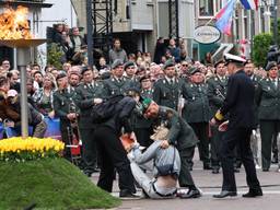 Marco Kroon had de demonstrant al vast voor de veiligheidsmensen er waren.