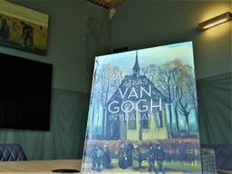 De nieuwe atlas die de sporen van Van Gogh in Brabant laat zien. (foto: Raoul Cartens)