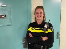 Melissa werkt als arrestantenverzorger bij de politie Oost-Brabant (foto: Megan Hanegraaf).